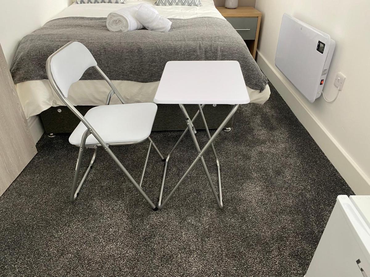 2D Spv Double En-Suite Room Wakefield Bagian luar foto